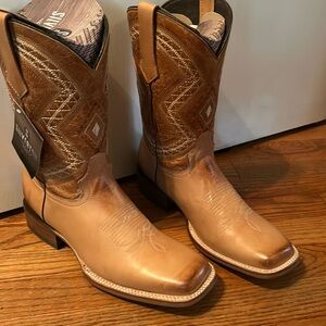 Silverton boots New in the box.